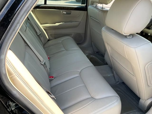 2011 Cadillac DTS Base