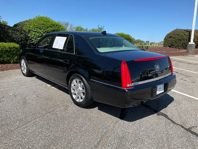 2011 Cadillac DTS Base