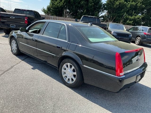2011 Cadillac DTS Base