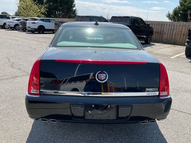 2011 Cadillac DTS Base
