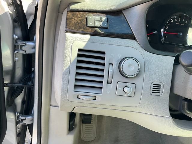 2011 Cadillac DTS Luxury Collection