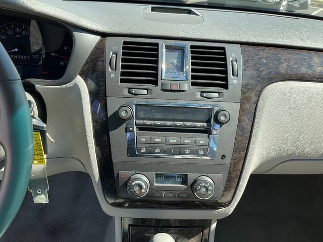 2011 Cadillac DTS Luxury Collection