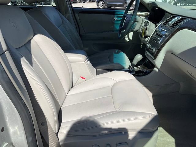 2011 Cadillac DTS Luxury Collection