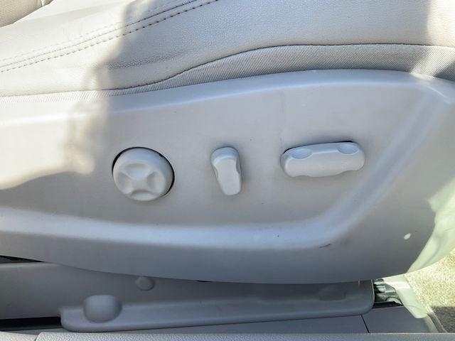 2011 Cadillac DTS Luxury Collection