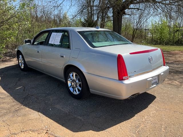 2011 Cadillac DTS Luxury Collection
