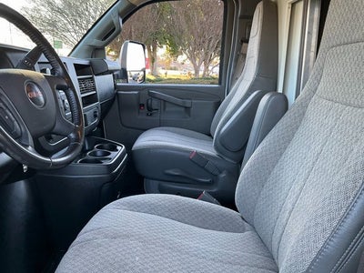 2022 GMC Savana Cutaway 3500 Gas