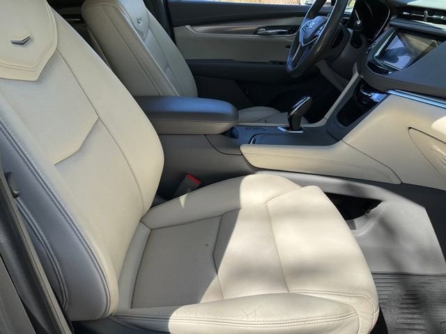 2017 Cadillac XT5 Premium Luxury FWD