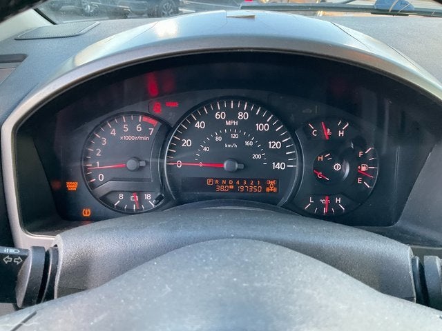 2004 Nissan Titan LE