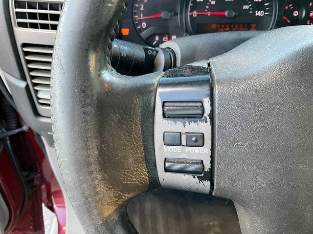 2004 Nissan Titan LE