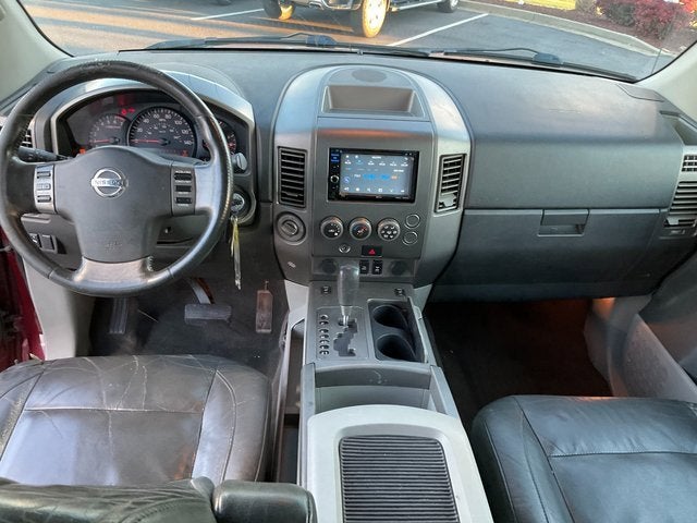 2004 Nissan Titan LE