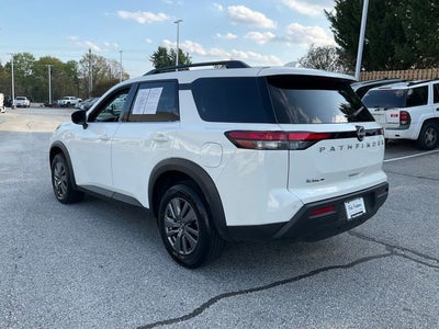 2025 Nissan Pathfinder SV