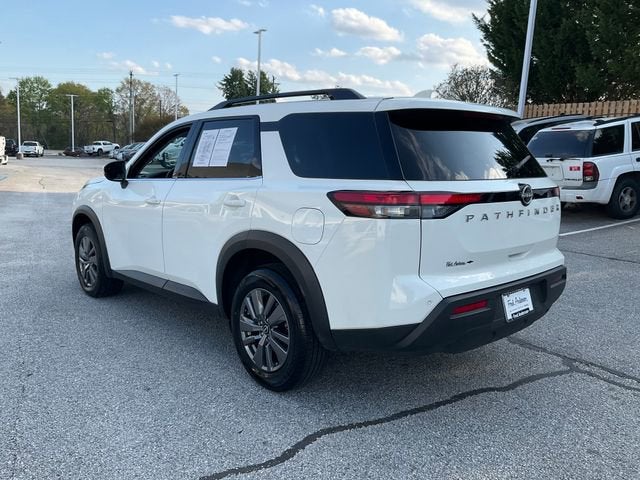 2025 Nissan Pathfinder SV