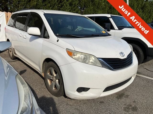 2011 Toyota Sienna LE AAS