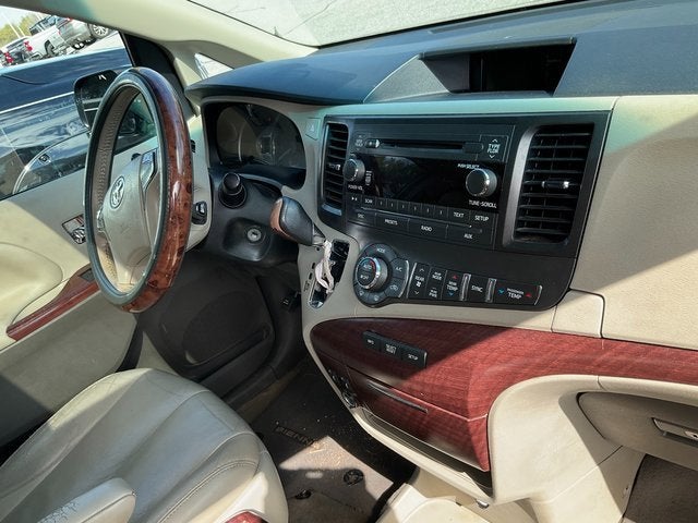 2014 Toyota Sienna XLE