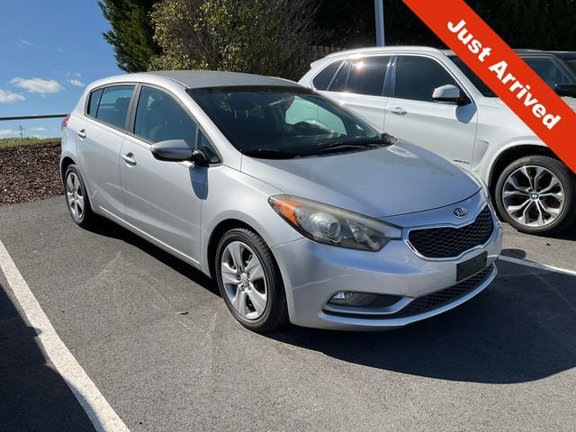 2016 Kia Forte 5-Door LX