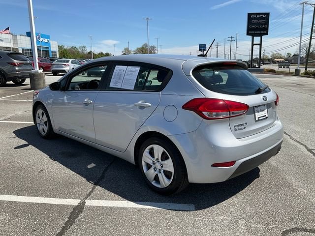 2016 Kia Forte 5-Door LX