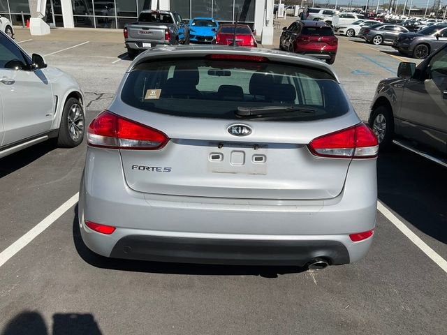 2016 Kia Forte 5-Door LX