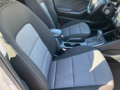 2016 Kia Forte 5-Door LX
